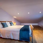 Yid Penthouse On River With Parking Appartement Florence