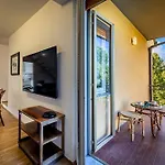 Yid Penthouse On River With Parking *
