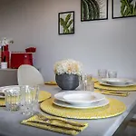 Yid Penthouse On River With Parking * Florence