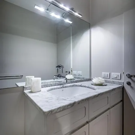 Yid Penthouse On River With Parking Apartment