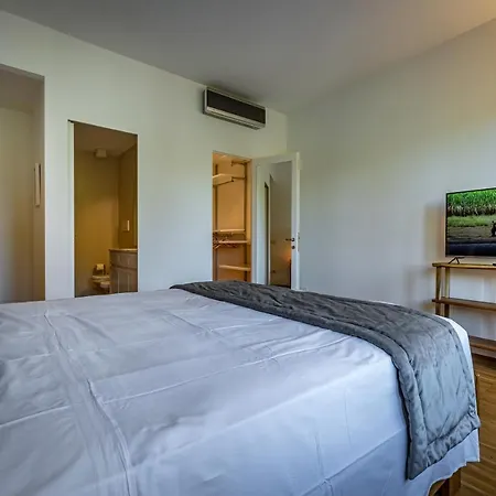 Yid Penthouse On River With Parking *