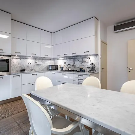 Apartment Yid Penthouse On River With Parking *