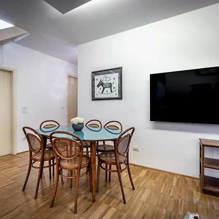 Yid Penthouse On River With Parking *