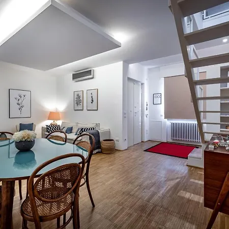 Yid Penthouse On River With Parking Florence