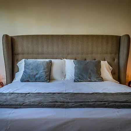 Yid Penthouse On River With Parking Apartment Florence