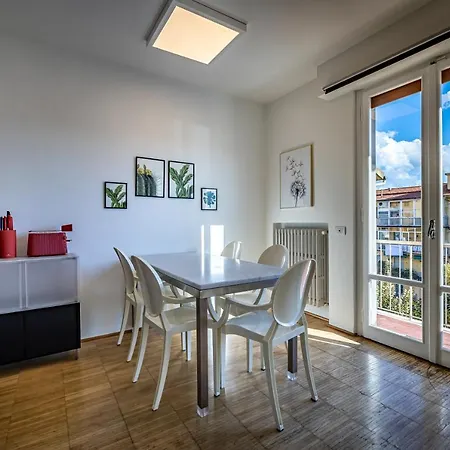 Yid Penthouse On River With Parking * Florence