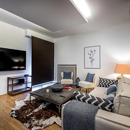 Yid Penthouse On River With Parking Apartment