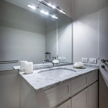 Yid Penthouse On River With Parking * Florencja