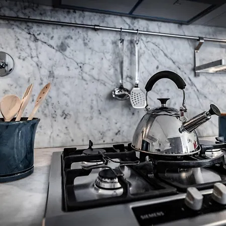 Yid Penthouse On River With Parking * Florence