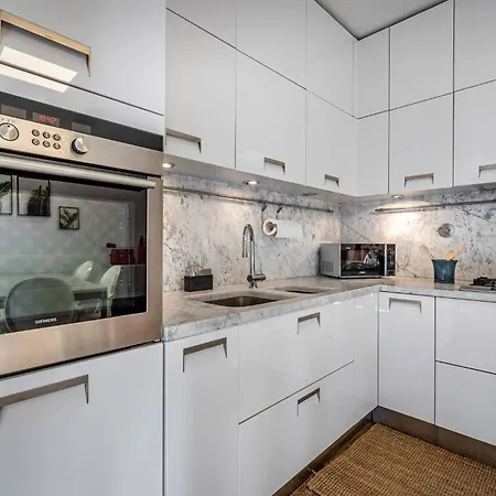 Yid Penthouse On River With Parking Florence