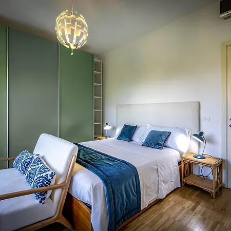 Yid Penthouse On River With Parking Florencja